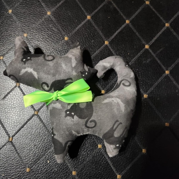 Halloween stuff cats - Picture 1 of 7